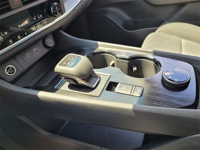 2023 Nissan Rogue SV photo 21