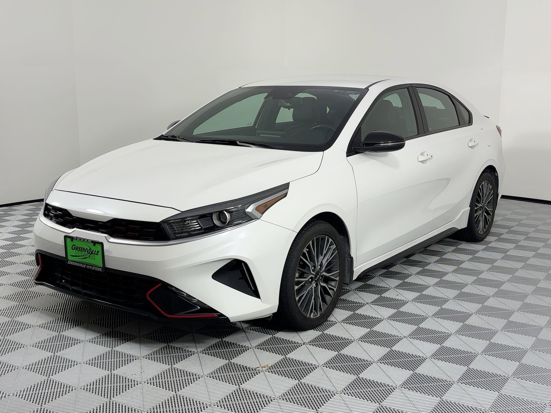 2023 Kia Forte GT-Line's photo