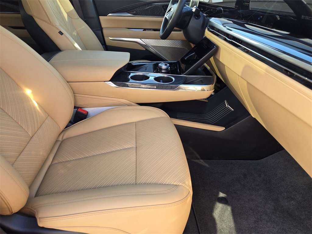 2025 Cadillac Escalade IQ Sport photo 15