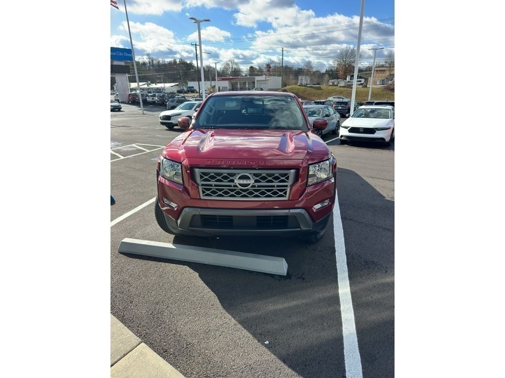 2024 Nissan Frontier SV's photo