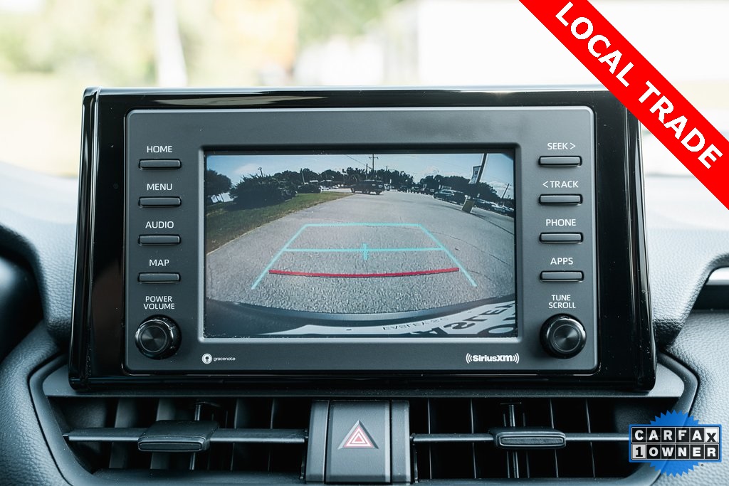 2021 Toyota RAV4 XLE photo 18