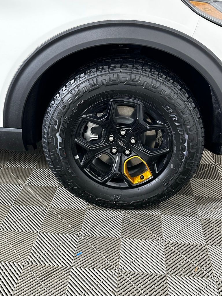 2026 Ford Explorer photo 2