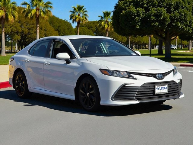 2024 Toyota Camry LE photo 3