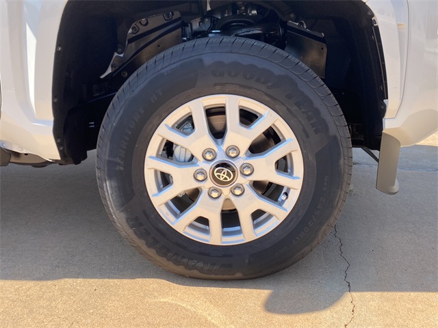 2025 Toyota Tacoma SR5 4x4 Double Cab photo 9