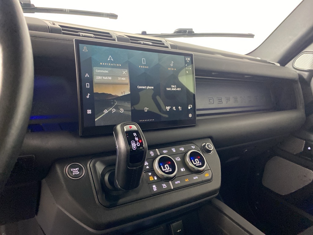 2024 Land Rover Defender 130 X-Dynamic SE photo 14