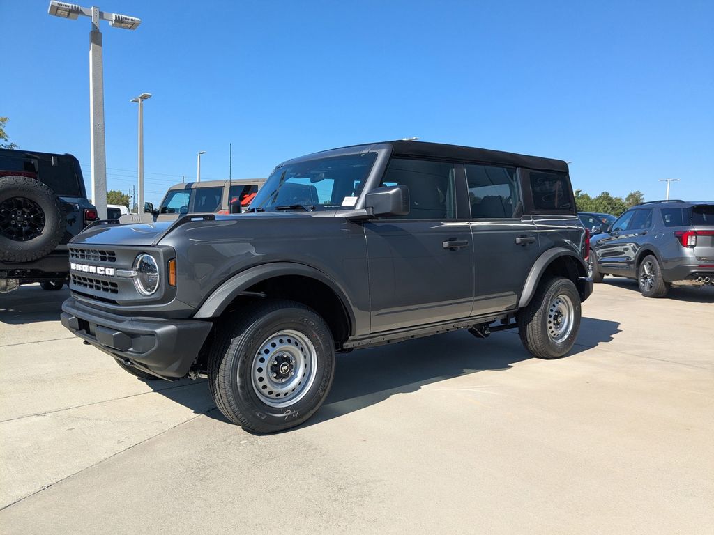 2025 Ford Bronco Base photo 8