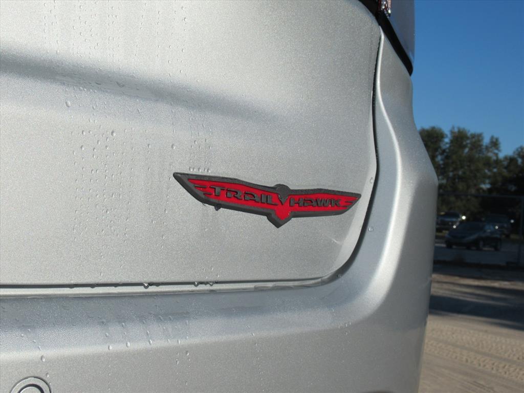 2026 Jeep Compass Trailhawk photo 4