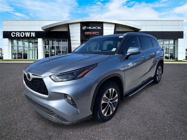 2022 Toyota Highlander XLE's photo