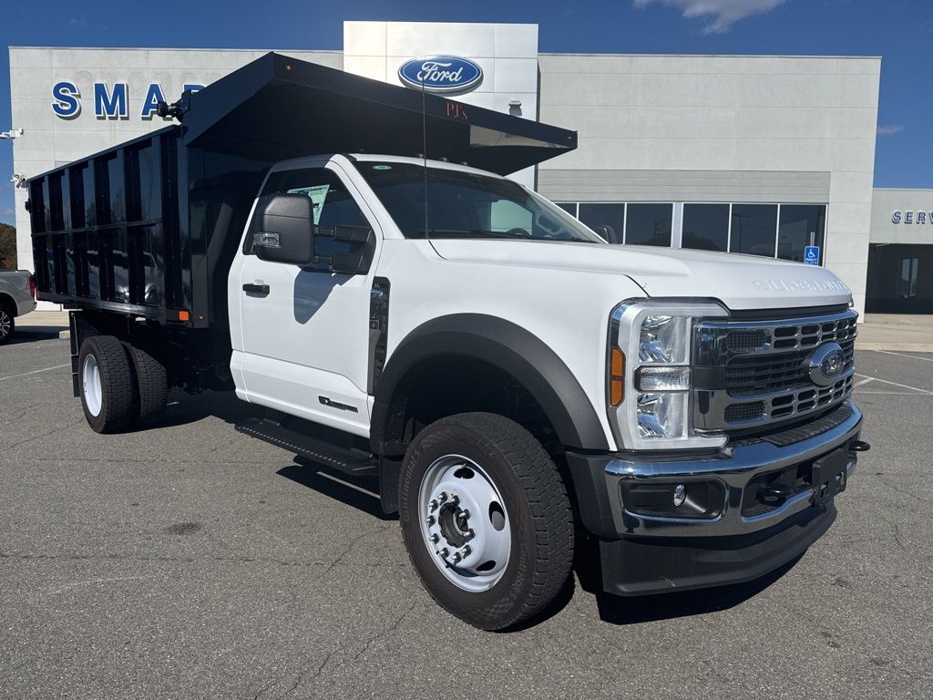 2025 Ford F-550 Super Duty Chassis Cab XL's photo