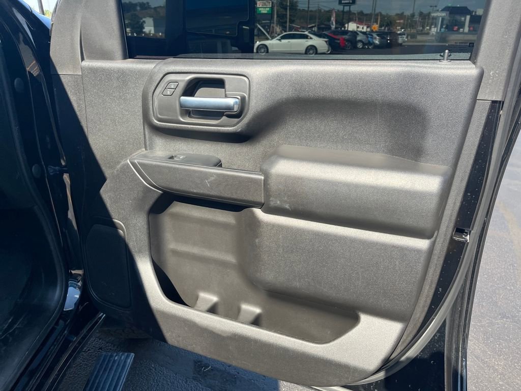 2023 Chevrolet Silverado 2500HD Custom photo 24