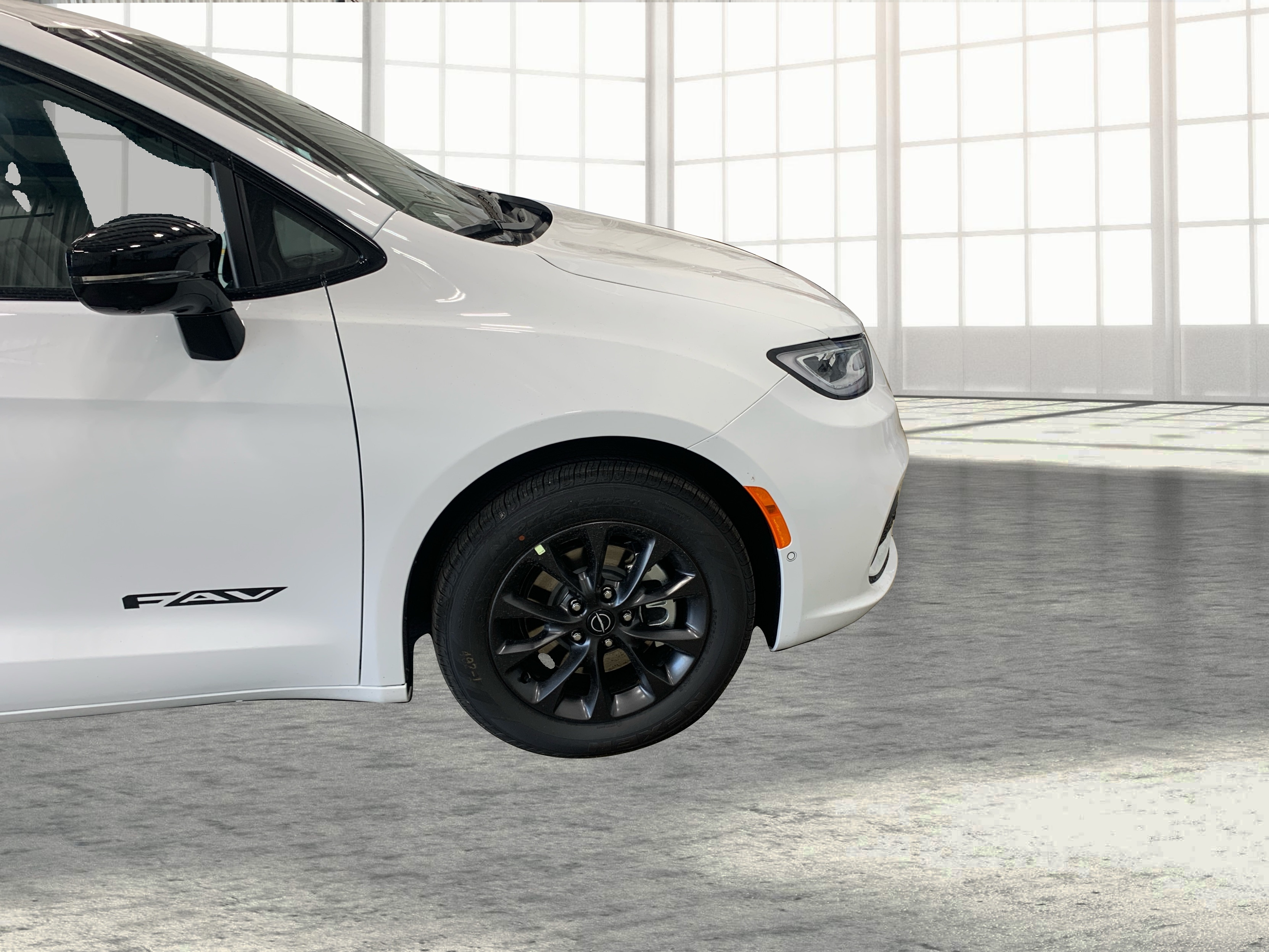 2025 Chrysler Pacifica photo 10