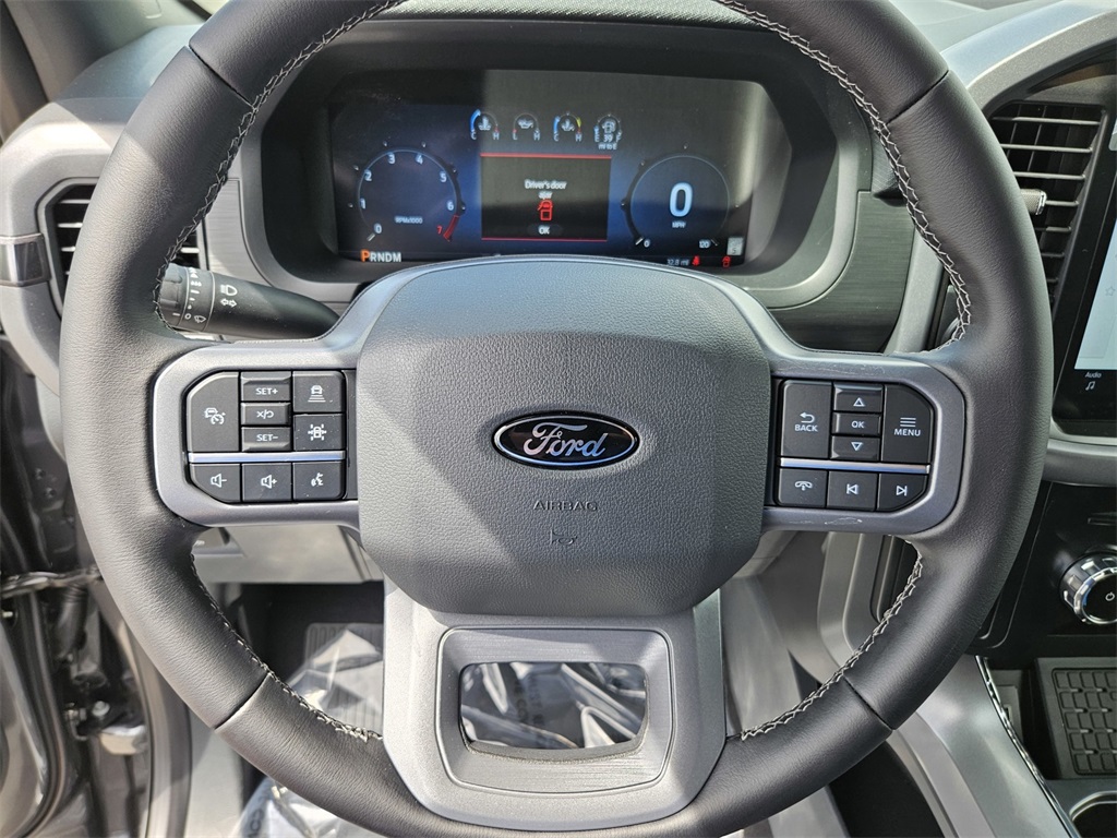 2025 Ford F-150 XLT photo 13