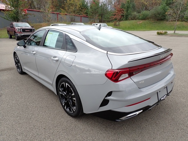 2024 Kia K5 GT-Line photo 3