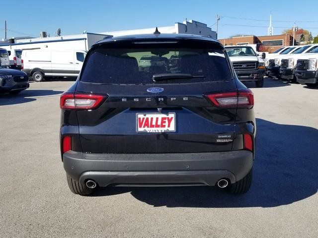 2026 Ford Escape Hybrid ST-Line Select photo 3