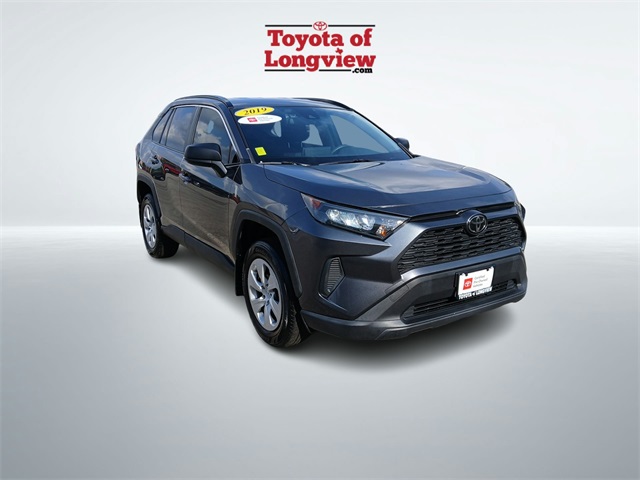 2019 Toyota RAV4 LE's photo