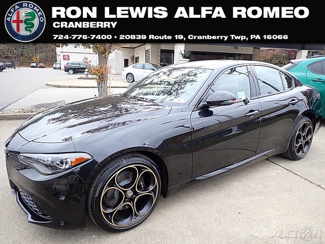 2025 Alfa Romeo Giulia Intensa's photo