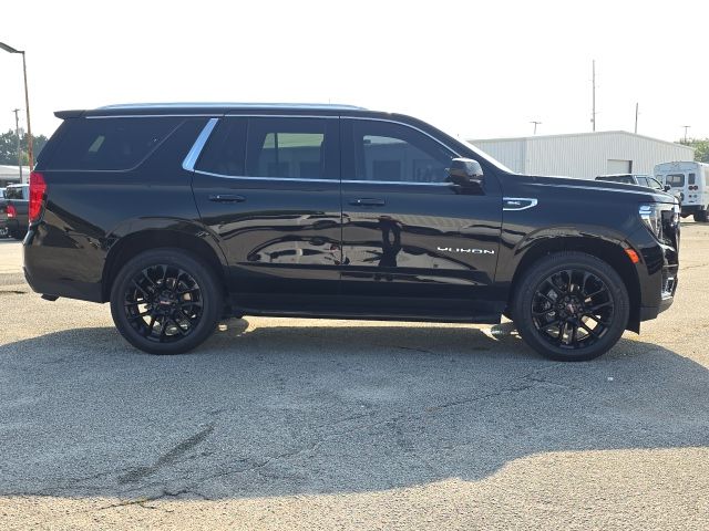2022 Gmc Yukon SLE photo 6