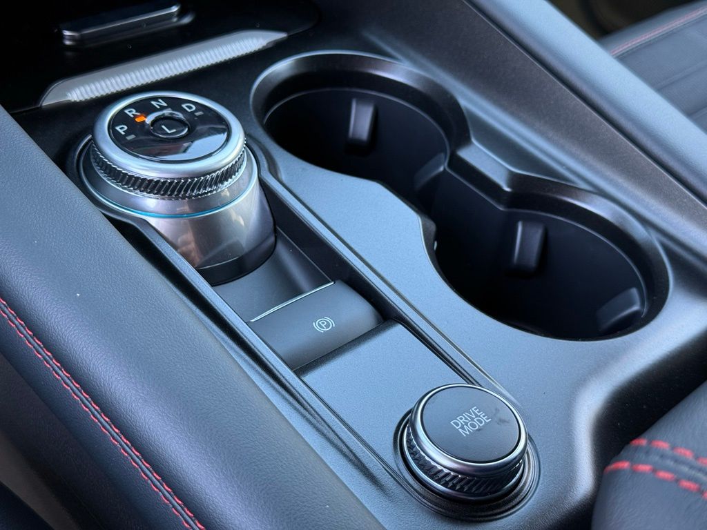 2025 Ford Explorer ST-Line photo 12