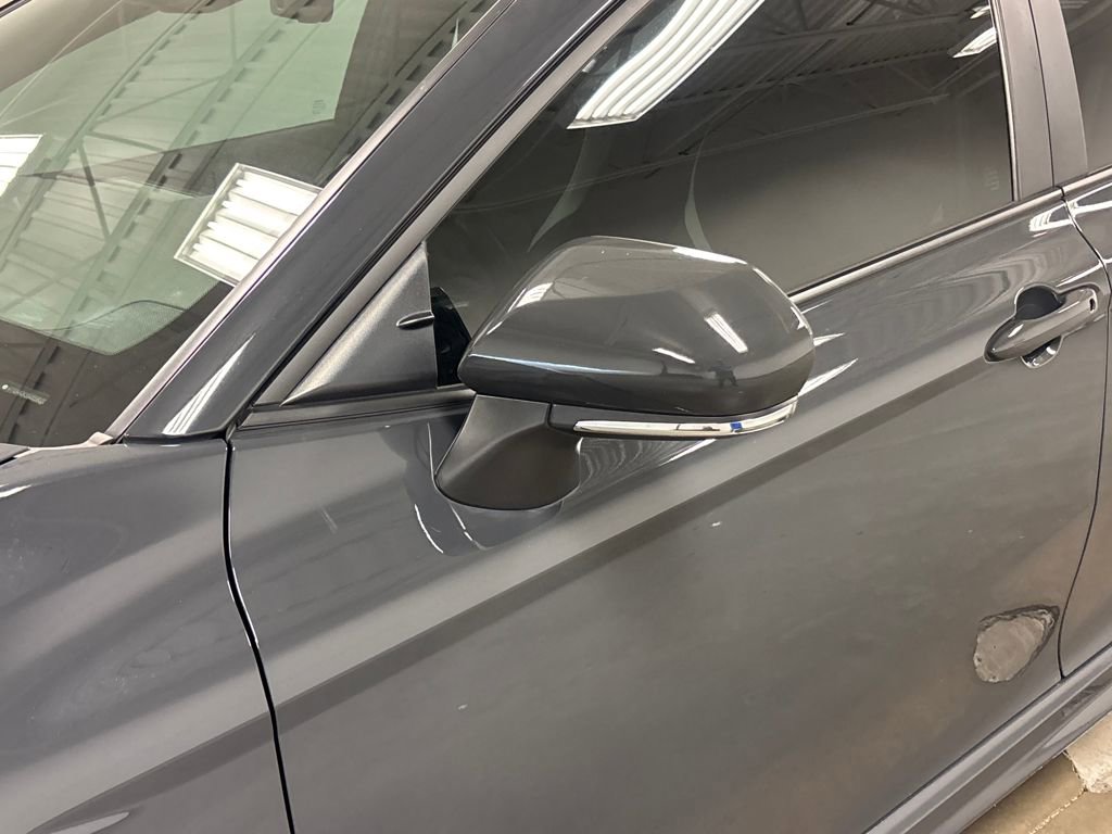 2025 Toyota Camry SE photo 6