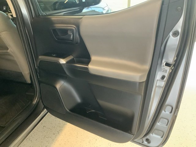 2022 Toyota Tacoma SR 4x4 photo 35