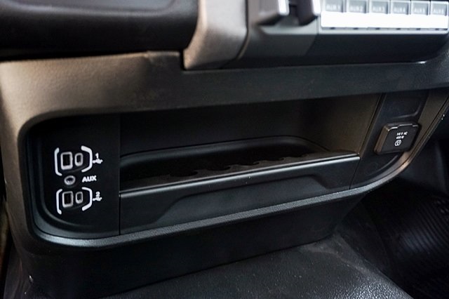 New 2024 Bright White Clear-Coat Exterior Paint RAM Tradesman image 34