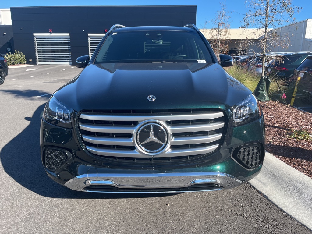2025 Mercedes Benz GLS 450 4MATIC photo 2