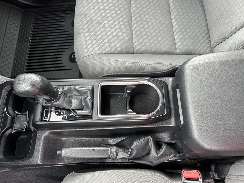2022 Toyota Tacoma SR photo 19