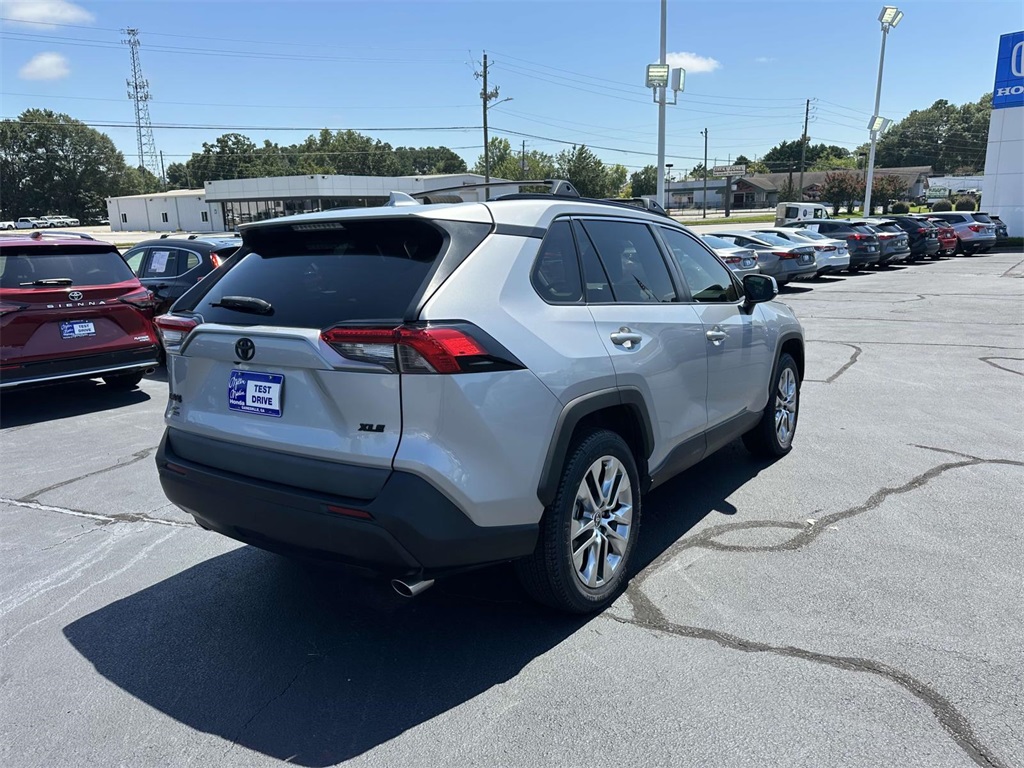 2021 Toyota RAV4 XLE Premium photo 26