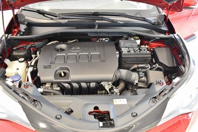 2021 Toyota C-HR XLE photo 24