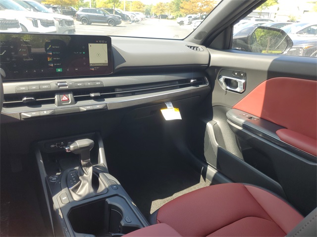 2025 Kia K4 GT-Line photo 10