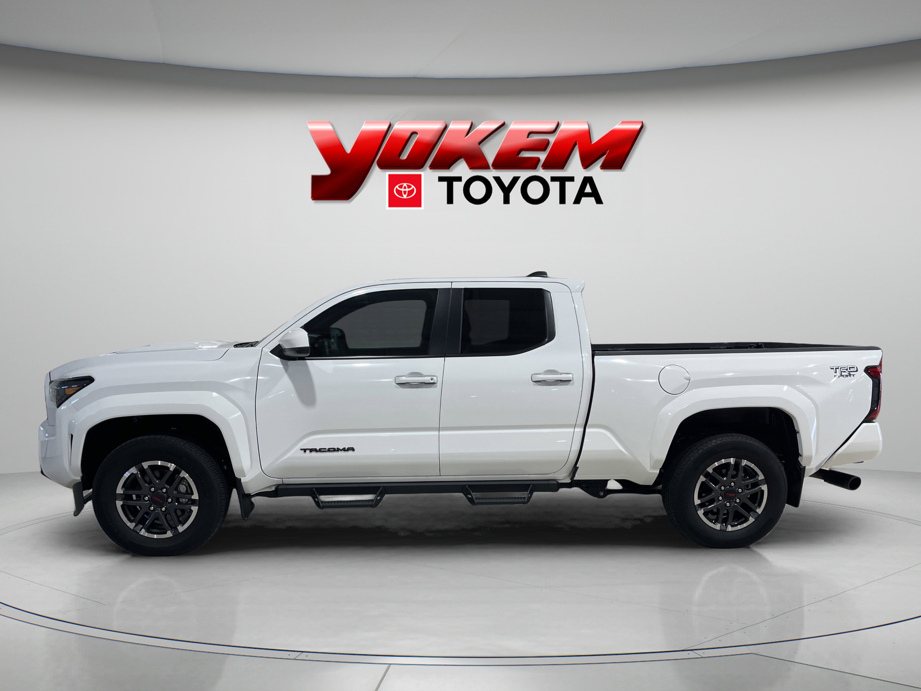 2024 Toyota Tacoma TRD Sport photo 2