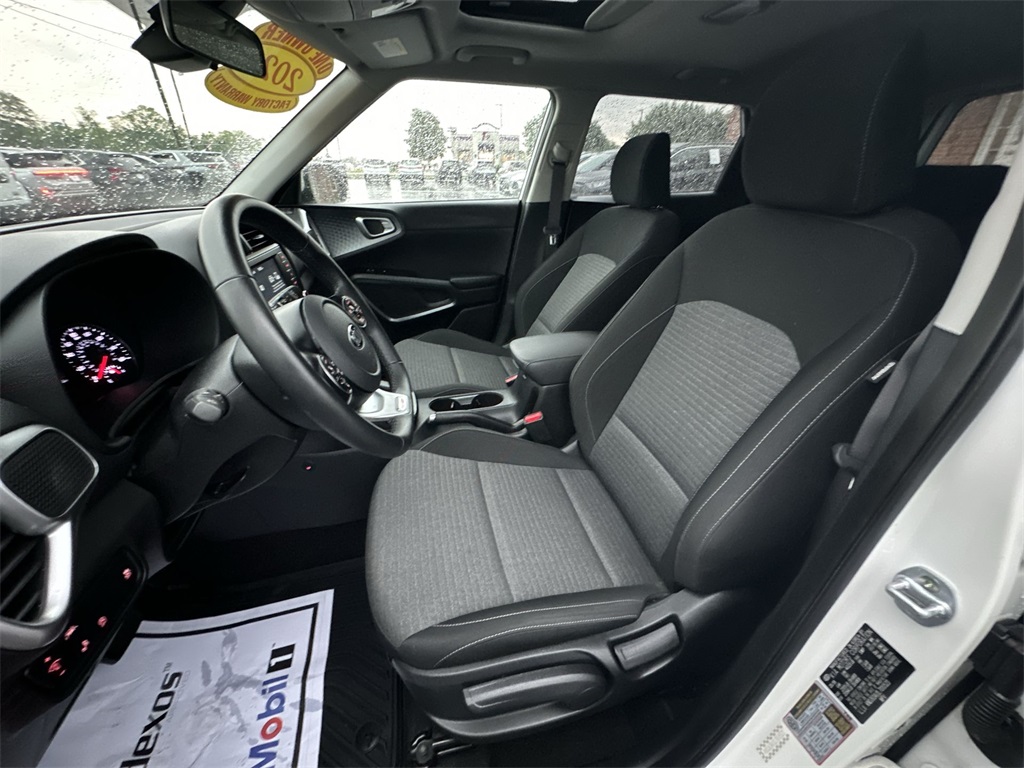 2020 Kia Soul GT-Line photo 11