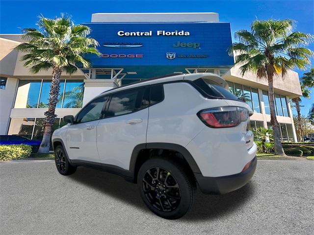 2026 Jeep Compass Latitude Altitude photo 3