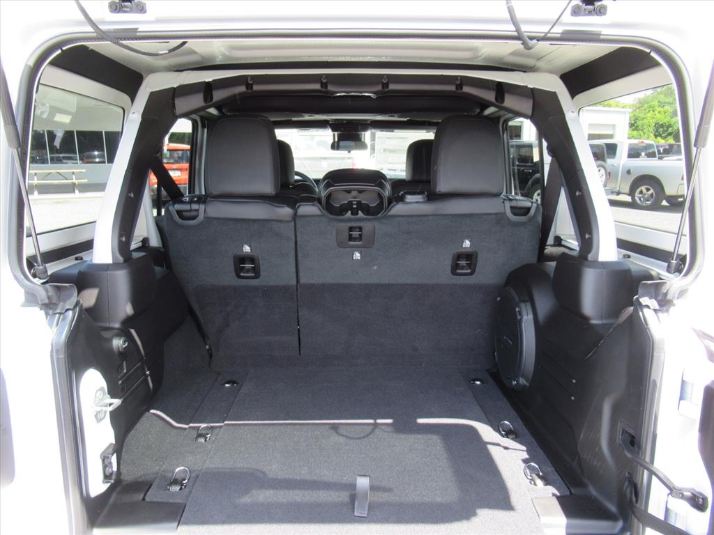 2025 Jeep Wrangler Rubicon photo 29