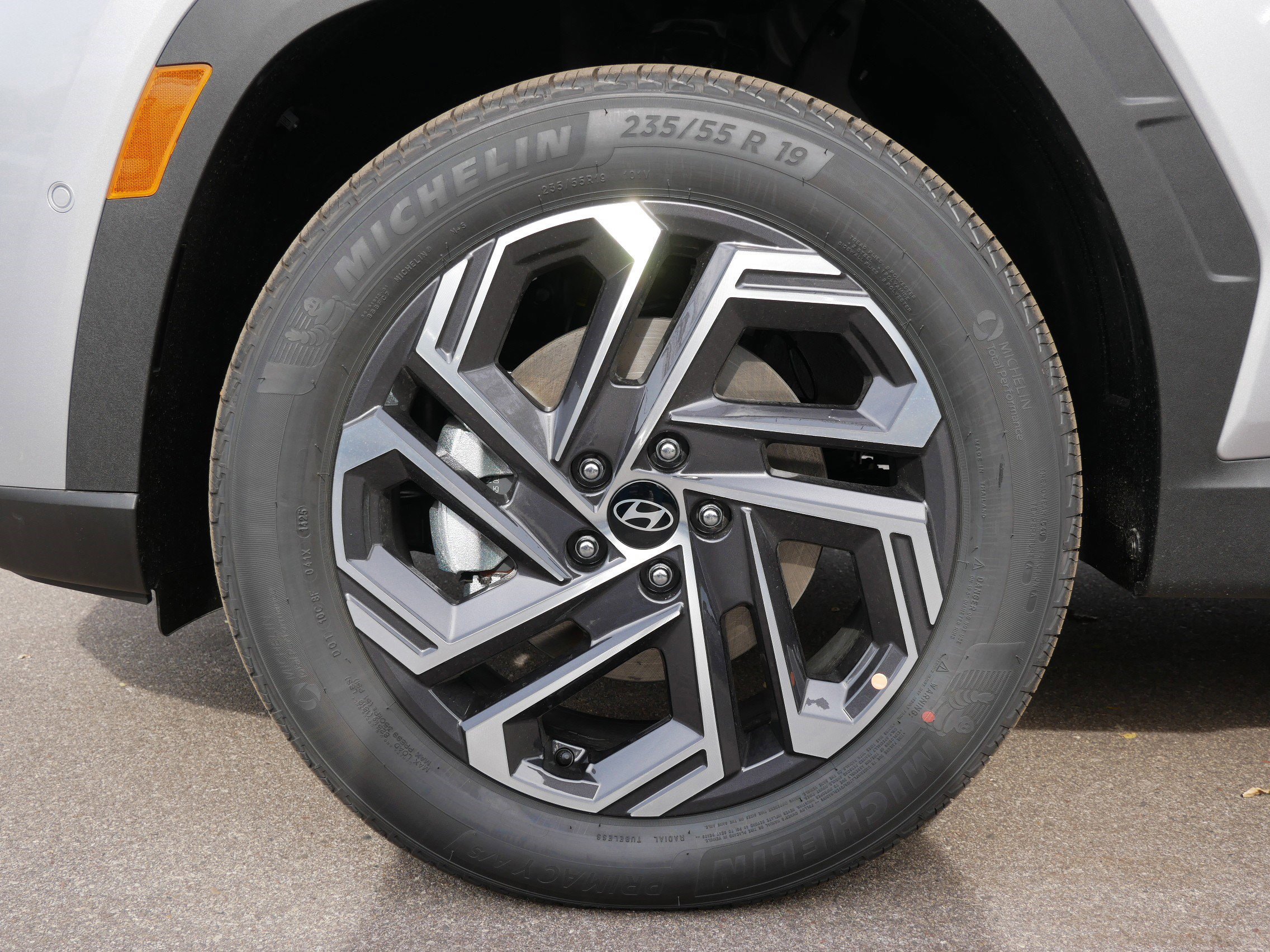 2026 Hyundai Tucson Hybrid Limited photo 3