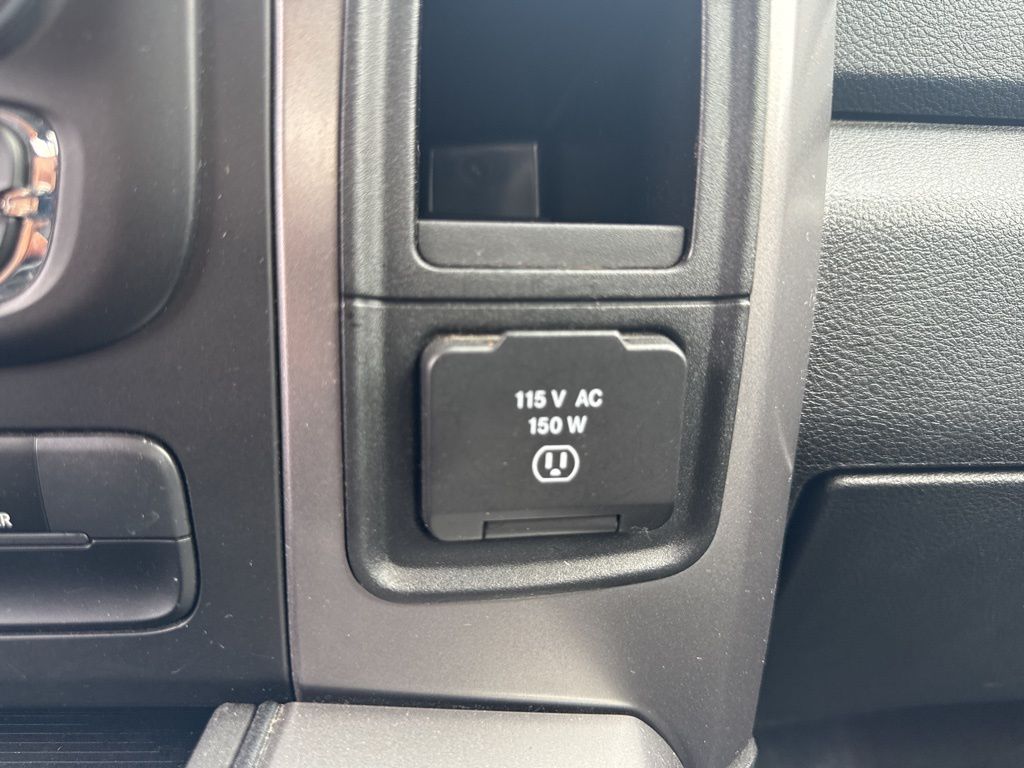 2023 Ram 1500 Classic Warlock photo 18