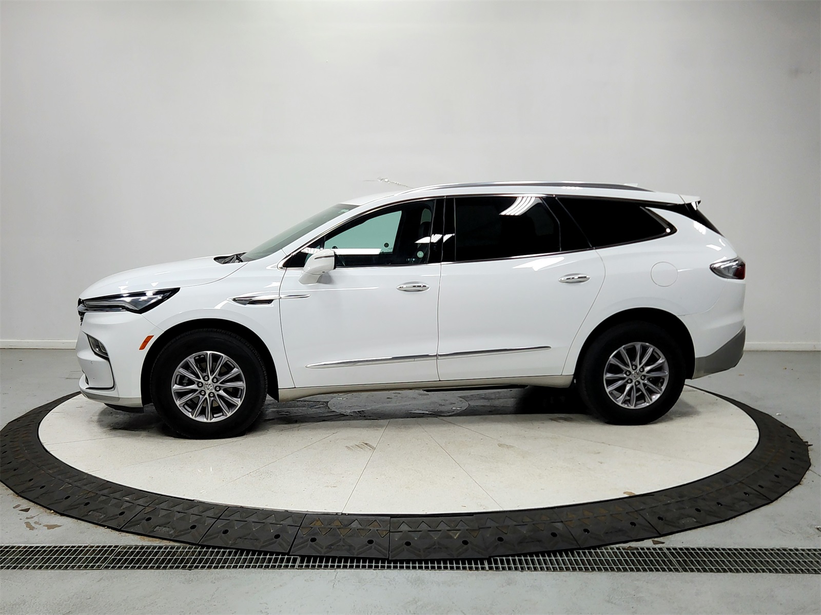 2024 Buick Enclave Premium photo 3
