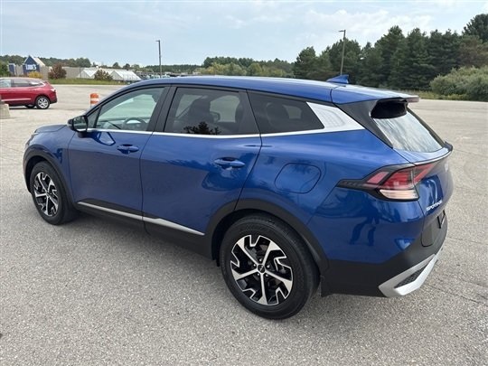 2023 Kia Sportage EX photo 3