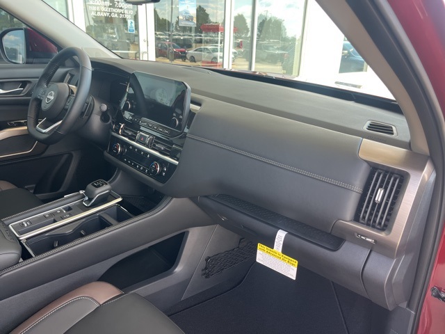 2025 Nissan Pathfinder Platinum photo 22