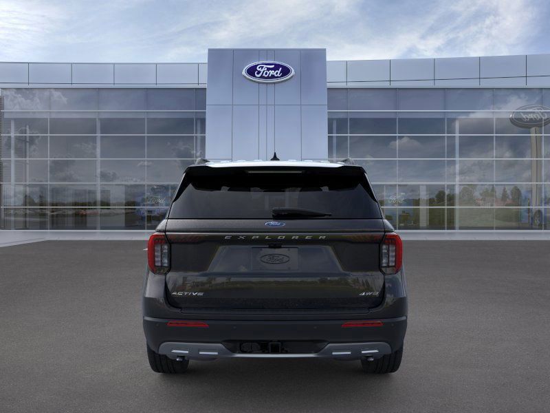 2025 Ford Explorer photo 3