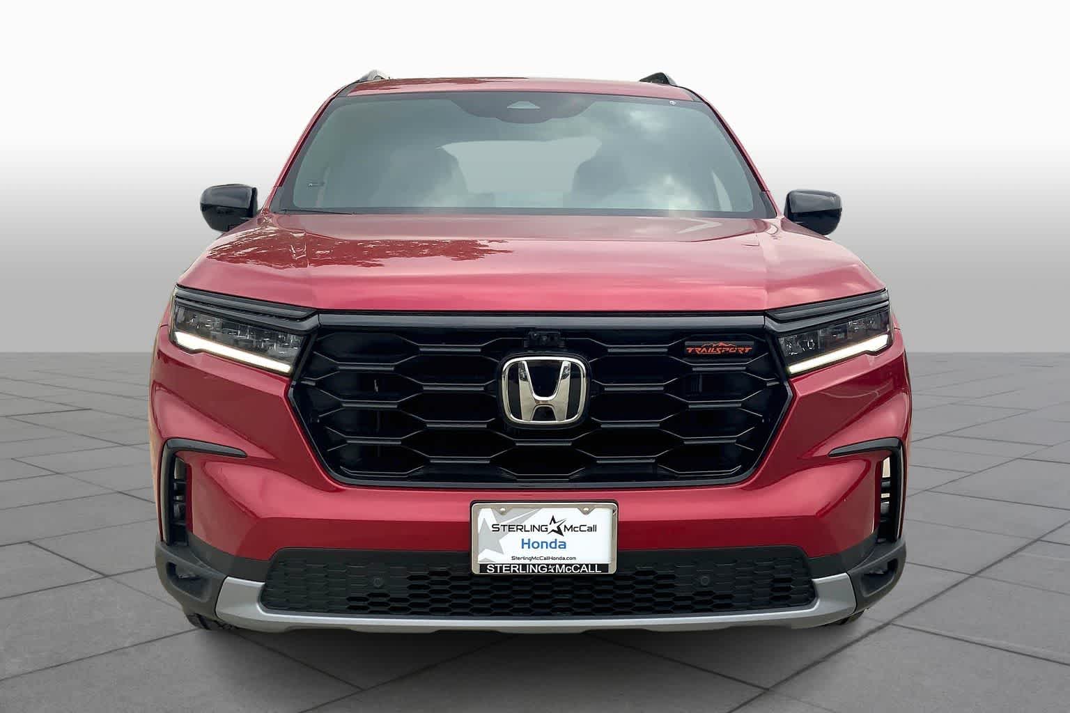 2025 Honda Pilot TrailSport photo 2