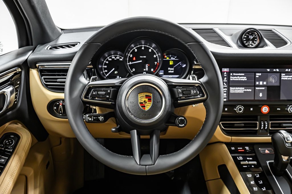 2025 Porsche Macan T photo 13