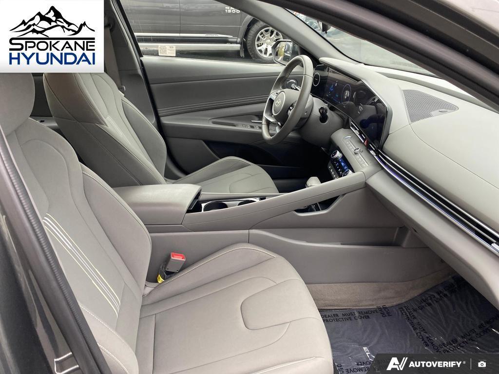 2024 Hyundai Elantra SEL Convenience photo 25