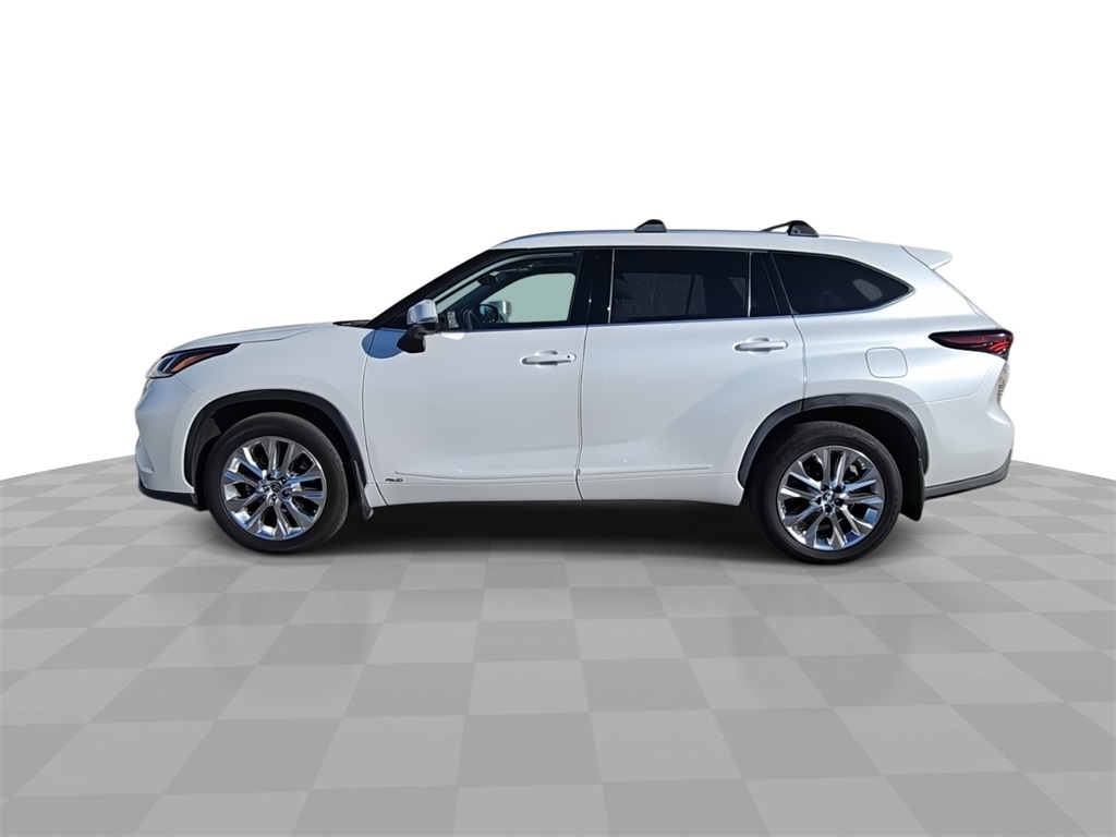 2024 Toyota Highlander Hybrid Limited photo 2