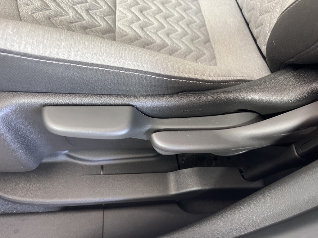 2023 Chevrolet Equinox LS photo 4