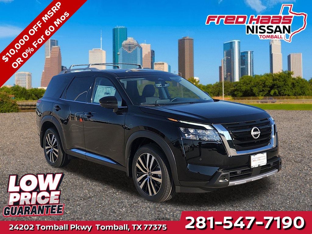 2025 Nissan Pathfinder Platinum's photo