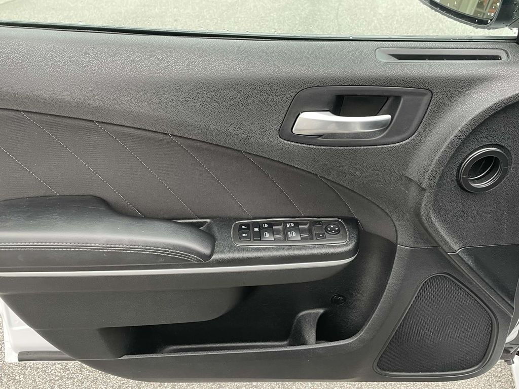 2022 Dodge Charger SXT photo 10