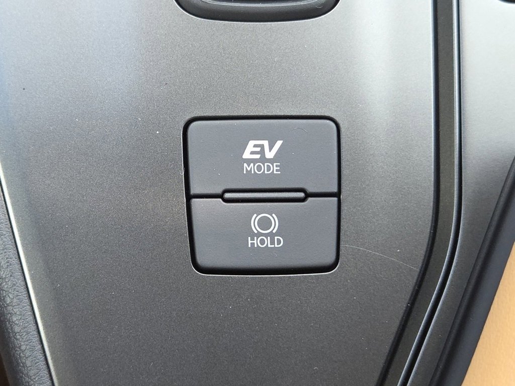 2025 Lexus UX Premium photo 18