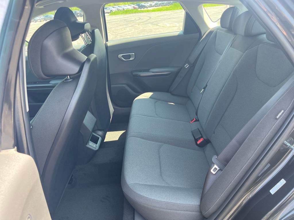 2025 Kia K4 LXS photo 14