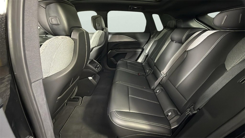 2024 Cadillac Lyriq Tech photo 28